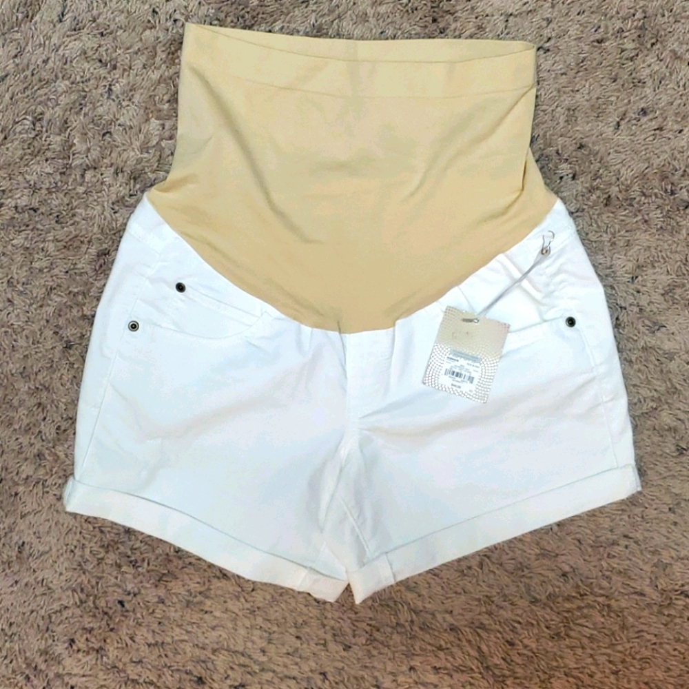 A:Glow | White Boyfriend Maternity Shorts Size 8